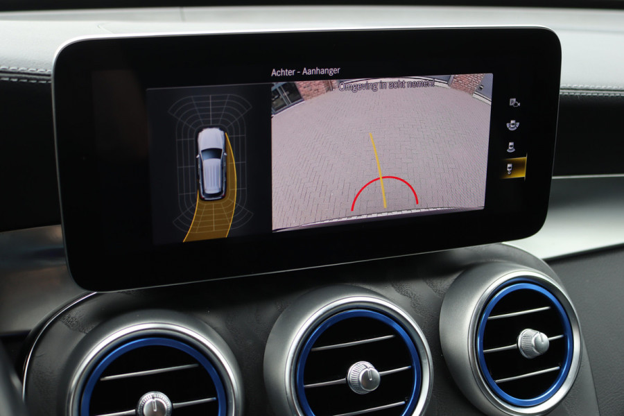Mercedes-Benz GLC 300e 4MATIC AMG Line | Distronic+ | Memory | Trekhaak | HUD | Verwarmd Stuurwiel | Leder | Keyless Go | Augmented Reality |