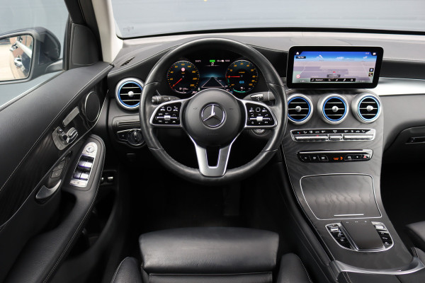 Mercedes-Benz GLC 300e 4MATIC AMG Line | Distronic+ | Memory | Trekhaak | HUD | Verwarmd Stuurwiel | Leder | Keyless Go | Augmented Reality |