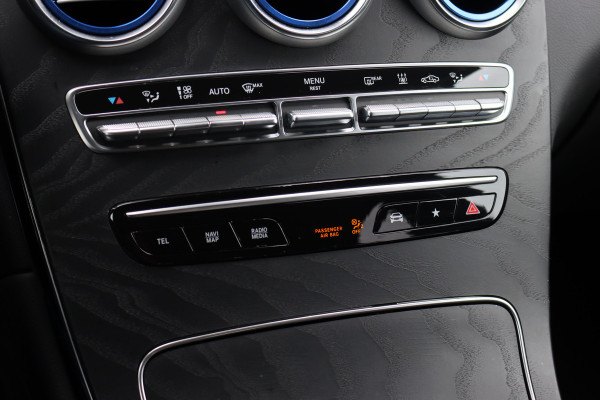 Mercedes-Benz GLC 300e 4MATIC AMG Line | Distronic+ | Memory | Trekhaak | HUD | Verwarmd Stuurwiel | Leder | Keyless Go | Augmented Reality |
