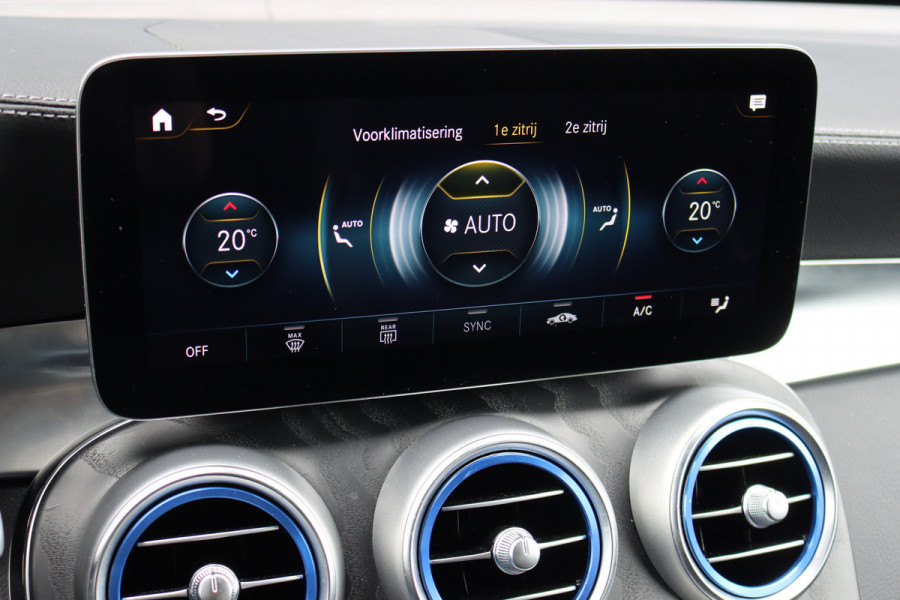 Mercedes-Benz GLC 300e 4MATIC AMG Line | Distronic+ | Memory | Trekhaak | HUD | Verwarmd Stuurwiel | Leder | Keyless Go | Augmented Reality |