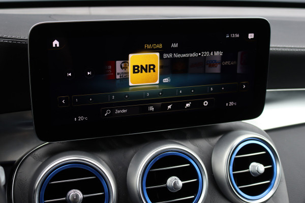 Mercedes-Benz GLC 300e 4MATIC AMG Line | Distronic+ | Memory | Trekhaak | HUD | Verwarmd Stuurwiel | Leder | Keyless Go | Augmented Reality |