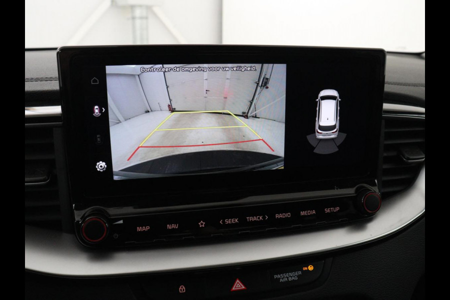 Kia Ceed 1.5 T-GDi DynamicPlusLine | Stoelverwarming | Adaptive cruise | Camera | Carplay | Half leder | Stuurverwarming | Navigatie | Full LED | Side Assist | Climate control | Parkeerhulp | Keyless | Elektrische klep