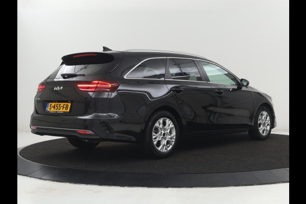 Kia Ceed 1.5 T-GDi DynamicPlusLine | Stoelverwarming | Adaptive cruise | Camera | Carplay | Half leder | Stuurverwarming | Navigatie | Full LED | Side Assist | Climate control | Parkeerhulp | Keyless | Elektrische klep