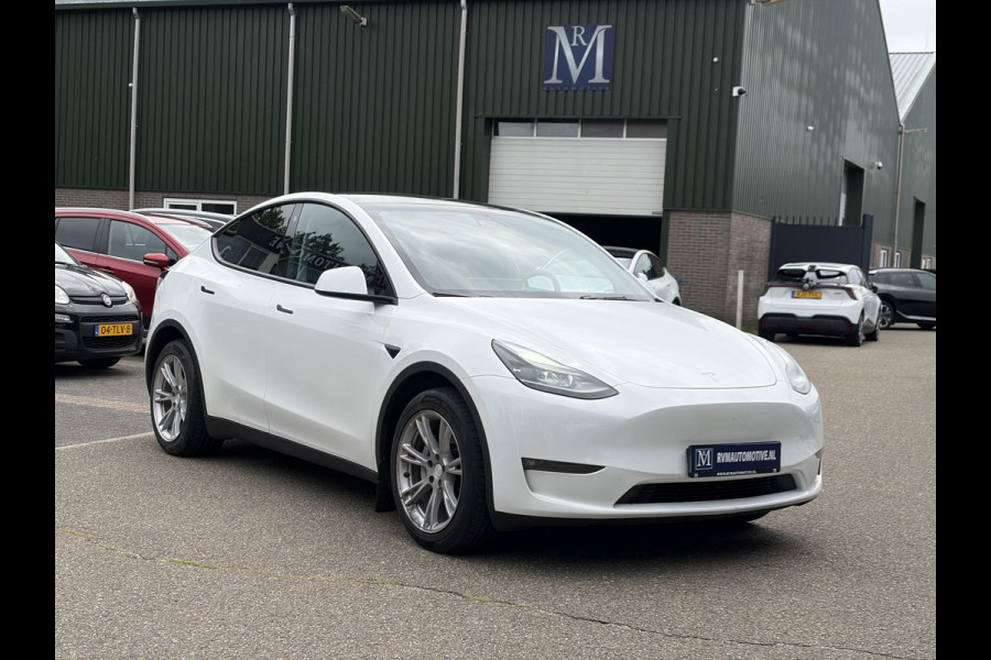 Tesla Model Y Long Range AWD 75 kWh SOH 92% | AFNEEMBARE TREKHAAK| ENHANCHED AUTOPILOT| RESTERENDE ALGEMENE FABRIEKSGARANTIE TESLA T/M 03-2028 OF 80.000KM| ACCU + AANDRIJFLIJN T/M 03-2032/ 192.000KM| RIJKLAAR GELEVERD