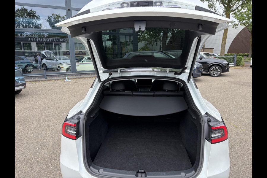 Tesla Model Y Long Range AWD 75 kWh SOH 92% | AFNEEMBARE TREKHAAK| ENHANCHED AUTOPILOT| RESTERENDE ALGEMENE FABRIEKSGARANTIE TESLA T/M 03-2028 OF 80.000KM| ACCU + AANDRIJFLIJN T/M 03-2032/ 192.000KM| RIJKLAAR GELEVERD