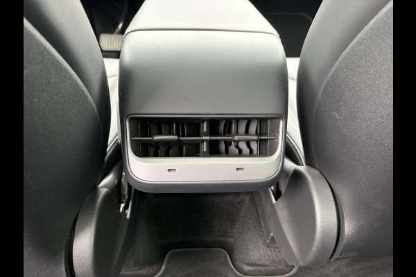 Tesla Model Y Long Range AWD 75 kWh SOH 92% | AFNEEMBARE TREKHAAK| ENHANCHED AUTOPILOT| RESTERENDE ALGEMENE FABRIEKSGARANTIE TESLA T/M 03-2028 OF 80.000KM| ACCU + AANDRIJFLIJN T/M 03-2032/ 192.000KM| RIJKLAAR GELEVERD