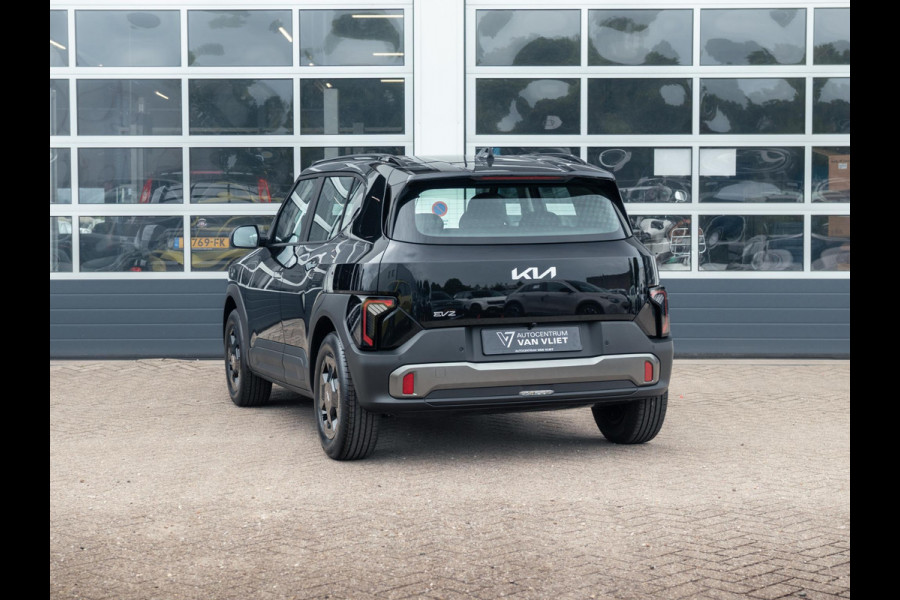 Kia EV2 Air 42.2 kWh 5p. | Actieprijs * | Clima | Adapt. cruise | Navi | Dakrails | 16" | Stoel&Stuur Verwarming | Apple Carplay