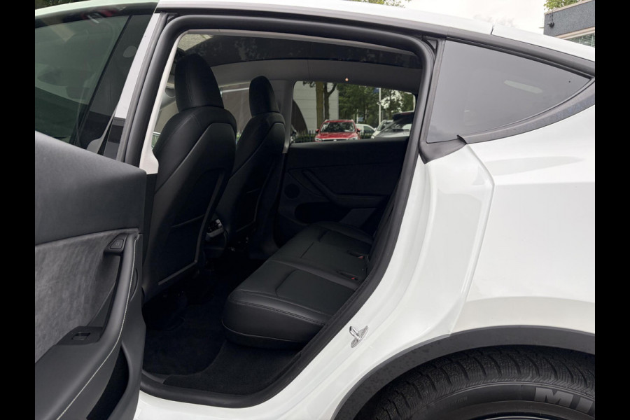 Tesla Y Long Range RWD 75 kWh SOH 97% |26.000KM! | AFNEEMBARE TREKHAAK| RESTERENDE ALGEMENE FABRIEKSGARANTIE TESLA T/M 02-2029 OF 80.000KM| ACCU + AANDRIJFLIJN T/M 02-2033/ 192.000KM| RIJKLAAR GELEVERD