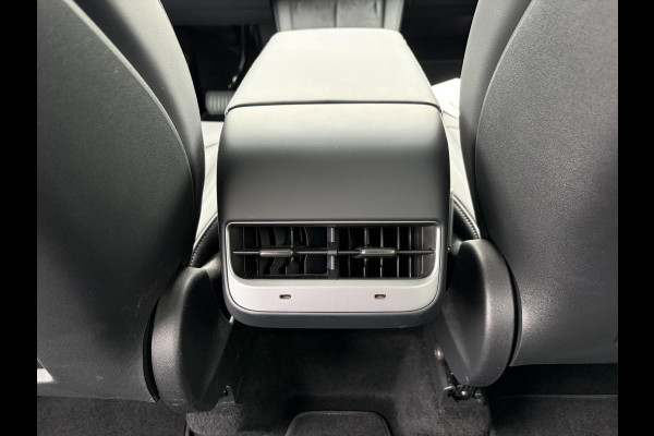 Tesla Y Long Range RWD 75 kWh SOH 97% |26.000KM! | AFNEEMBARE TREKHAAK| RESTERENDE ALGEMENE FABRIEKSGARANTIE TESLA T/M 02-2029 OF 80.000KM| ACCU + AANDRIJFLIJN T/M 02-2033/ 192.000KM| RIJKLAAR GELEVERD