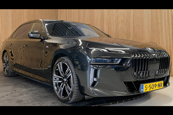 BMW i7 XDrive60 106 kWh|M-SPORT|96% SOH|BLACK EDITION|FULL OPTION|PANORAMA|STOEL+STUURVERW|360+3D+V+A CAMERA|NAP|NL-AUTO|INCL.BTW|