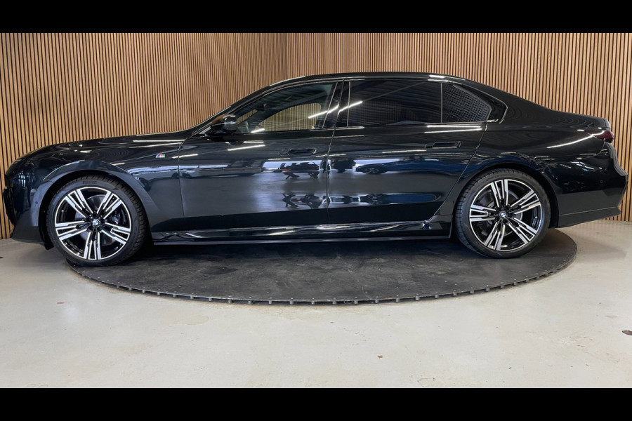 BMW i7 XDrive60 106 kWh|M-SPORT|96% SOH|BLACK EDITION|FULL OPTION|PANORAMA|STOEL+STUURVERW|360+3D+V+A CAMERA|NAP|NL-AUTO|INCL.BTW|