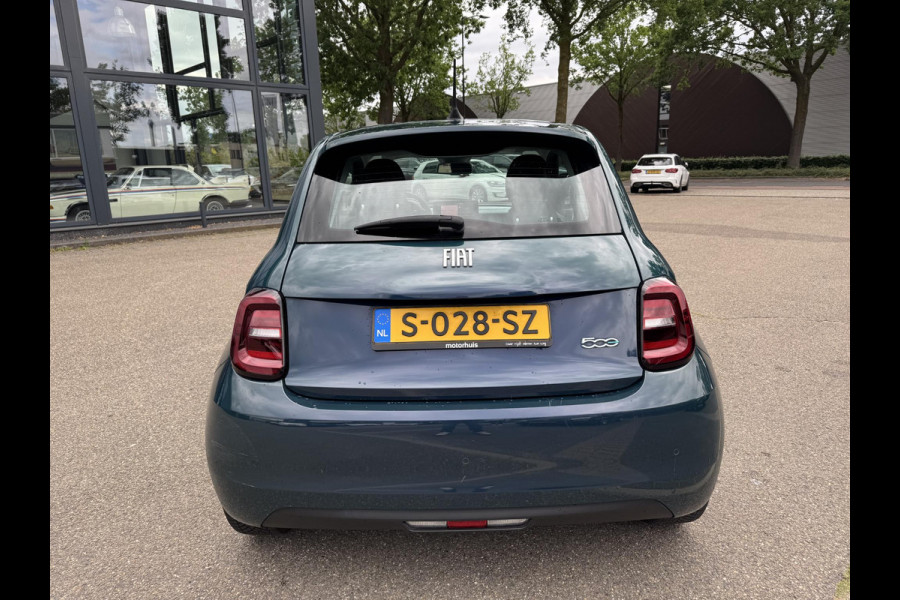 Fiat 500 RED 42 kWh SOH 92% | NAVIGATIE | AIRCO CLIMATE CONTROL | CRUISE CONTROL | DEALER ONDERHOUDEN
