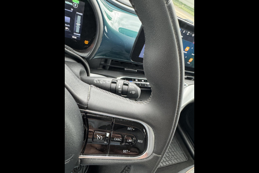 Fiat 500 RED 42 kWh SOH 92% | NAVIGATIE | AIRCO CLIMATE CONTROL | CRUISE CONTROL | DEALER ONDERHOUDEN
