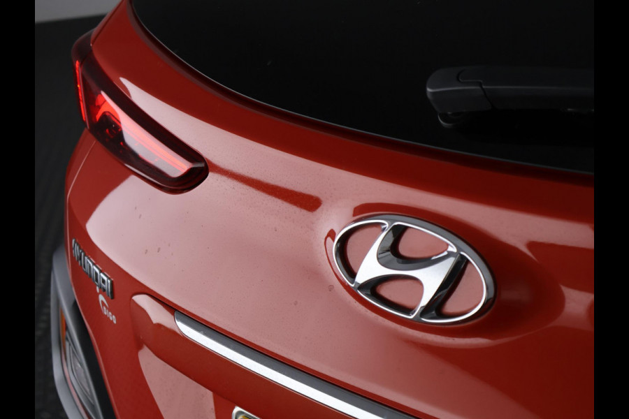 Hyundai Kona 1.0T Premium Two-Tone Sport | Apple Carplay & AndroidAUTO | Stoel ventilatie / Verwarming | Head-Up display |