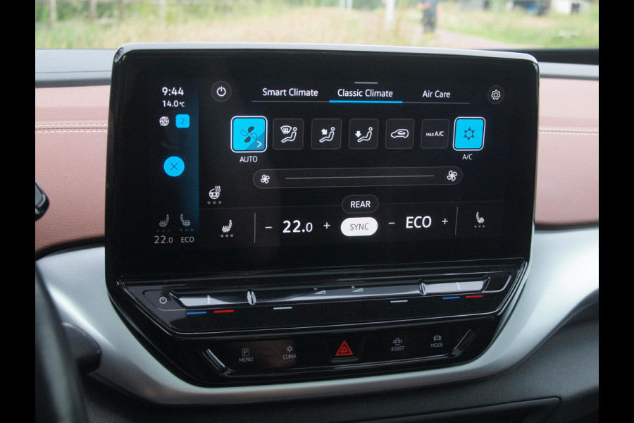 Volkswagen ID.4 Family 77 kWh | Panoramadak | Trekhaak | Sfeerverlichting | Camera | Apple Carplay |