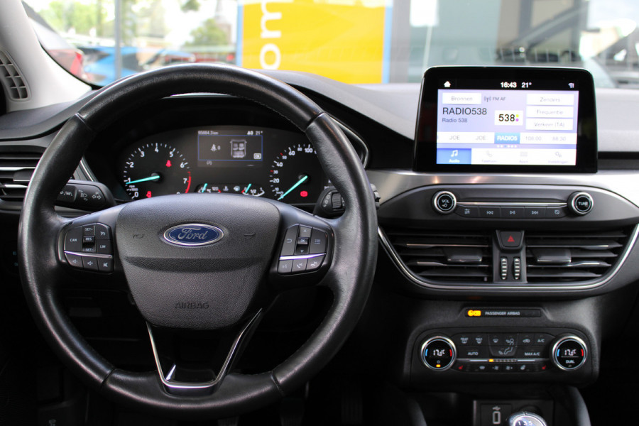 Ford FOCUS Wagon 1.0 EcoBoost Titanium Business | Achteruitrijcamera | Stoelverwarming | Trekhaak