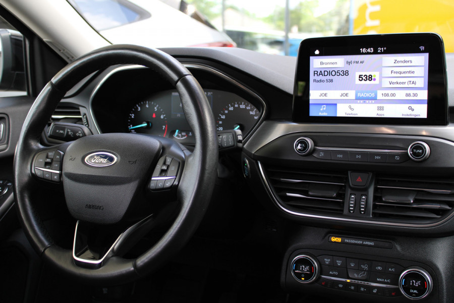 Ford FOCUS Wagon 1.0 EcoBoost Titanium Business | Achteruitrijcamera | Stoelverwarming | Trekhaak