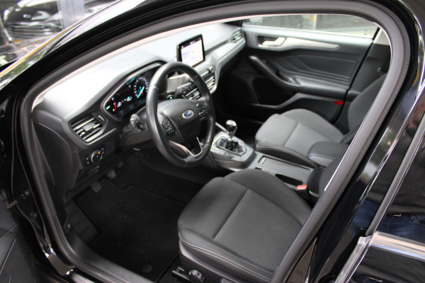 Ford FOCUS Wagon 1.0 EcoBoost Titanium Business | Achteruitrijcamera | Stoelverwarming | Trekhaak