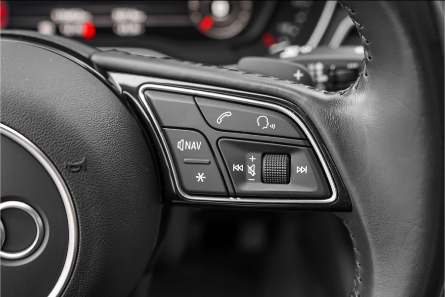 Audi A4 Avant 40 TFSI Sport S Line Pano Camera Stoelmassage 19"