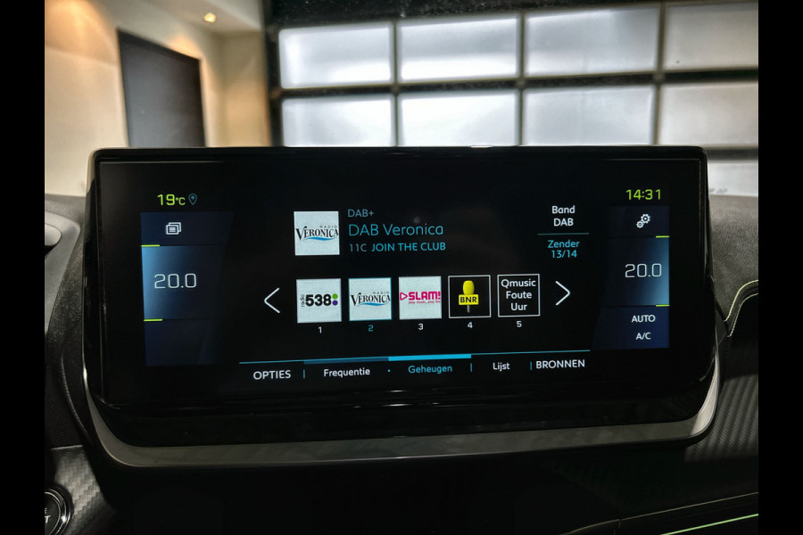 Peugeot e-208 EV GT Pack 50 kWh Panoramadak | leer-alcantara | 11 kW 3-fase