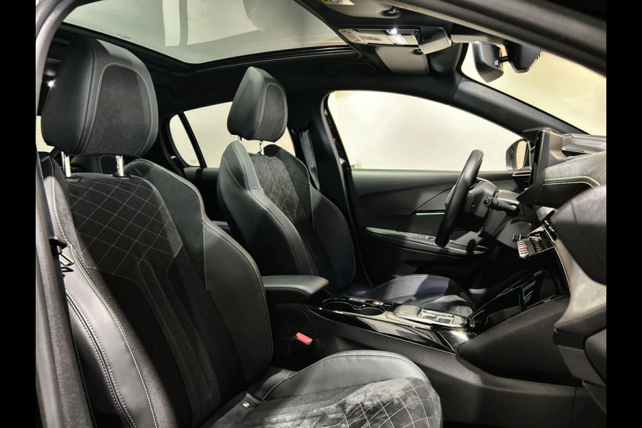Peugeot e-208 EV GT Pack 50 kWh Panoramadak | leer-alcantara | 11 kW 3-fase