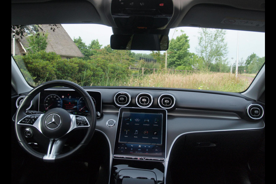 Mercedes-Benz C-Klasse Estate 200 Launch Edition Luxury Line | Panoramadak | Burmester Audio | Camera | Sfeerverlichting | Apple Carplay |