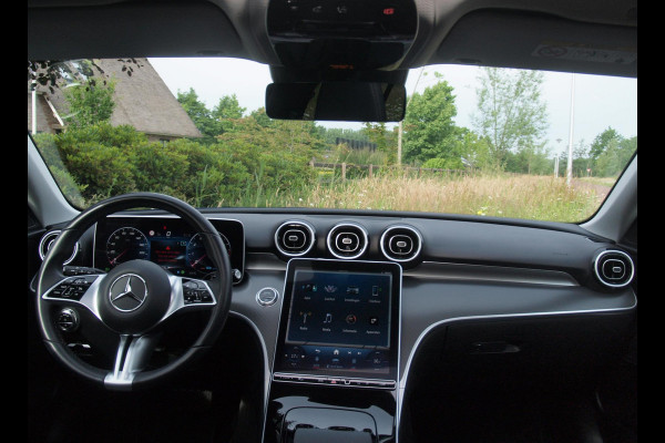 Mercedes-Benz C-Klasse Estate 200 Launch Edition Luxury Line | Panoramadak | Burmester Audio | Camera | Sfeerverlichting | Apple Carplay |