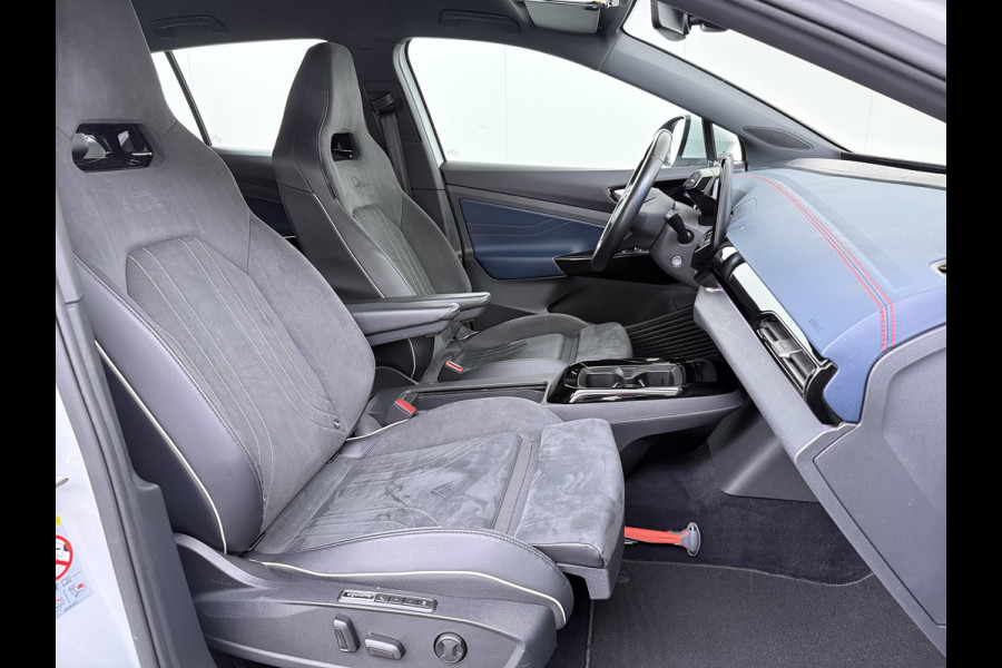 Volkswagen ID.4 GTX 4Motion 82kWh 300PK Trekhaak Ergo-Active Stoelen Elek.Verstelbaar+Memory Stoel+Stuurverwarming Adap.Cruise Navi Ecc Matrix led Apple Carplay Android Auto SOH 88% Top Sport Interieur Pakket Plus Lmv 20" 4WD AWD Keyless Advanced 1e Eigenaar Origineel Nederlandse Auto
