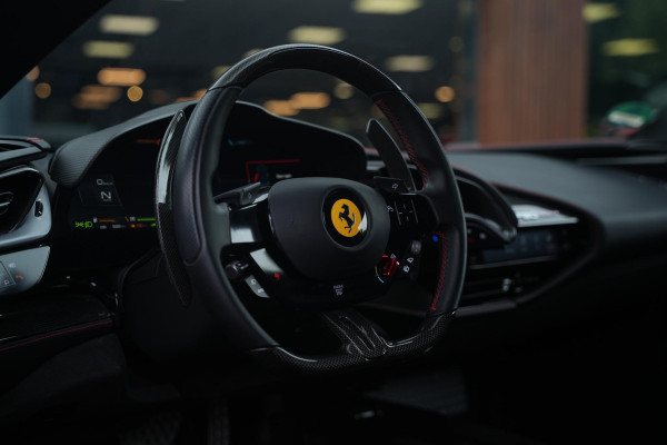 Ferrari SF90 Stradale 4.0 V8 Assetto Fiorano Fiorano Pack Carbon Fibre Daytona Racing Seats