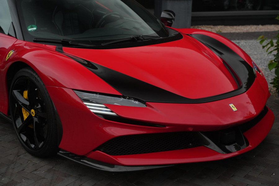 Ferrari SF90 Stradale 4.0 V8 Assetto Fiorano Fiorano Pack Carbon Fibre Daytona Racing Seats