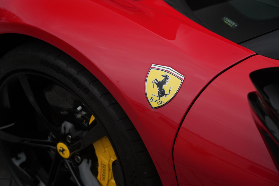 Ferrari SF90 Stradale 4.0 V8 Assetto Fiorano Fiorano Pack Carbon Fibre Daytona Racing Seats