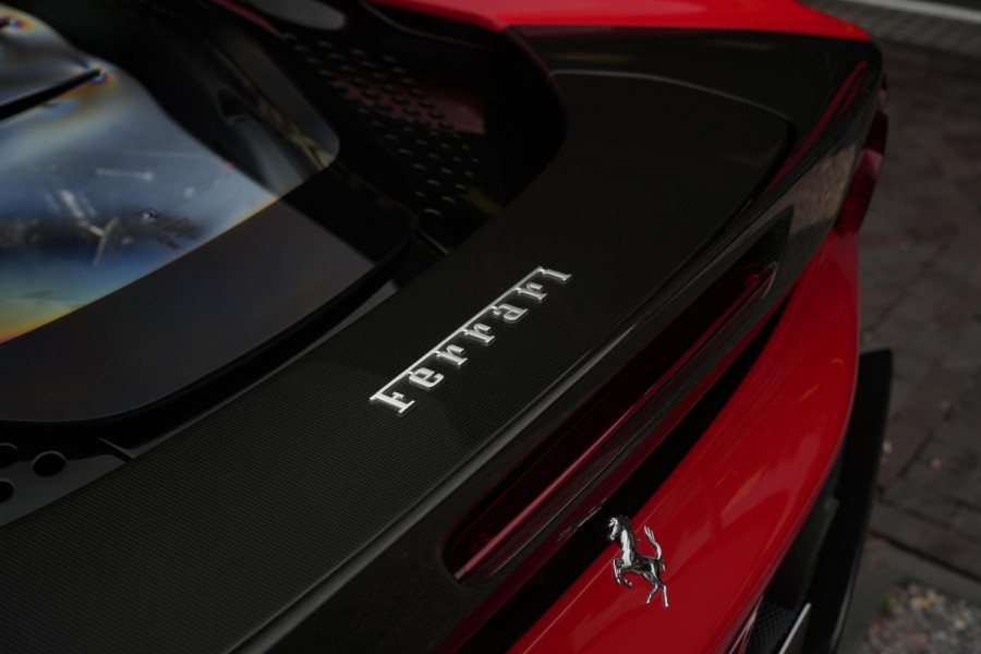 Ferrari SF90 Stradale 4.0 V8 Assetto Fiorano Fiorano Pack Carbon Fibre Daytona Racing Seats