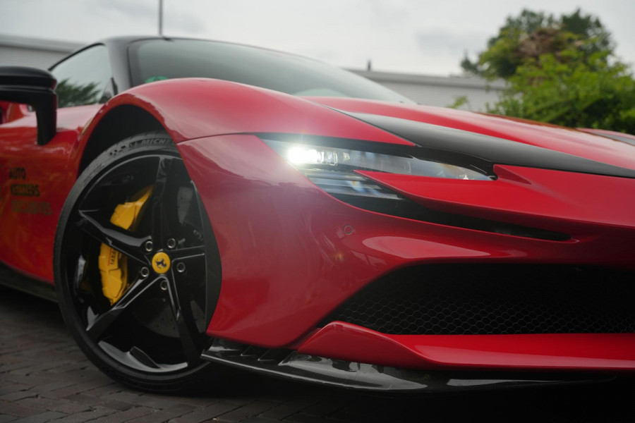 Ferrari SF90 Stradale 4.0 V8 Assetto Fiorano Fiorano Pack Carbon Fibre Daytona Racing Seats
