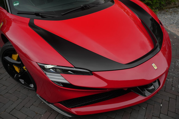 Ferrari SF90 Stradale 4.0 V8 Assetto Fiorano Fiorano Pack Carbon Fibre Daytona Racing Seats