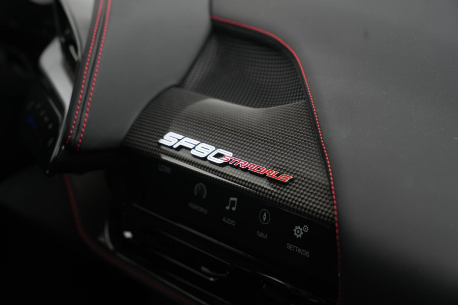 Ferrari SF90 Stradale 4.0 V8 Assetto Fiorano Fiorano Pack Carbon Fibre Daytona Racing Seats