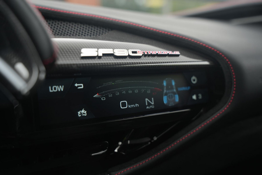 Ferrari SF90 Stradale 4.0 V8 Assetto Fiorano Fiorano Pack Carbon Fibre Daytona Racing Seats