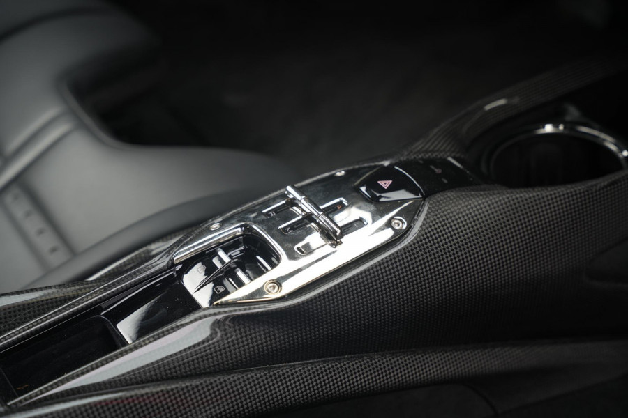 Ferrari SF90 Stradale 4.0 V8 Assetto Fiorano Fiorano Pack Carbon Fibre Daytona Racing Seats