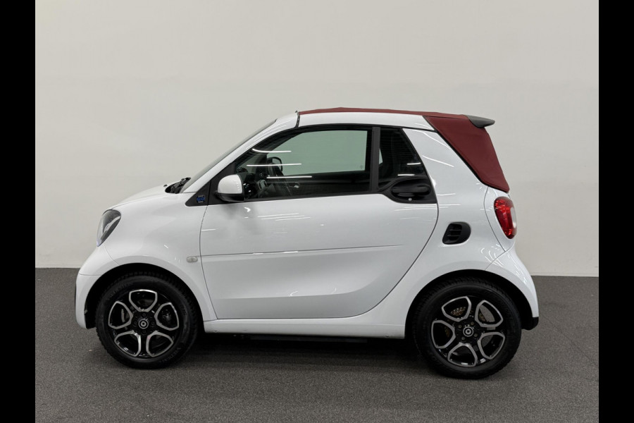 Smart Fortwo Cabrio EQ Comfort 18 kWh Automaat Navigatie Apple Carplay Android Auto Parkeersensoren Achter Climate Control Elektrisch Cabriodak DAB+