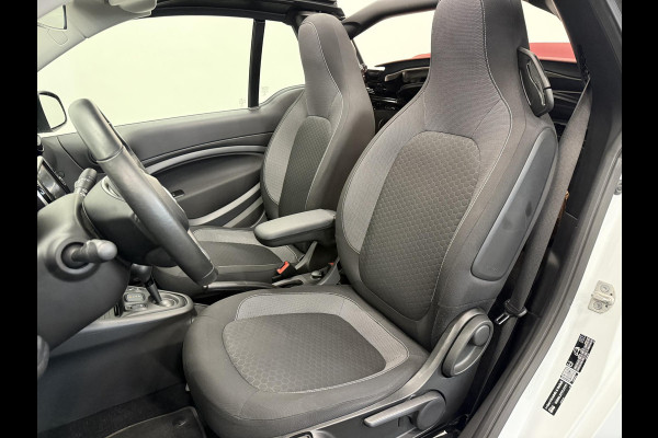 Smart Fortwo Cabrio EQ Comfort 18 kWh Automaat Navigatie Apple Carplay Android Auto Parkeersensoren Achter Climate Control Elektrisch Cabriodak DAB+
