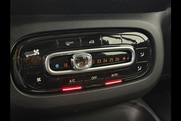 Smart Fortwo Cabrio EQ Comfort 18 kWh Automaat Navigatie Apple Carplay Android Auto Parkeersensoren Achter Climate Control Elektrisch Cabriodak DAB+