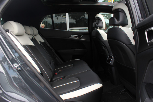 Kia Sportage 1.6 T-GDi Plug-in Hybrid GT-PlusLine / Panoramadak / 360Camera / Head-up / Leder / Matrix LED / Keyless / 18'' / CarPlay / Harman Kardon / Stoelventilatie / Stoelverwarming 4x / Dodehoek / DAB / ACC