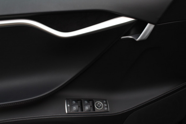 Tesla Model S 100D / SoH 88,6% / Autopilot 2.5 / Luchtvering / Panoramadak / Performance package / Leder / Navigatie / 20'' / Audio Premium