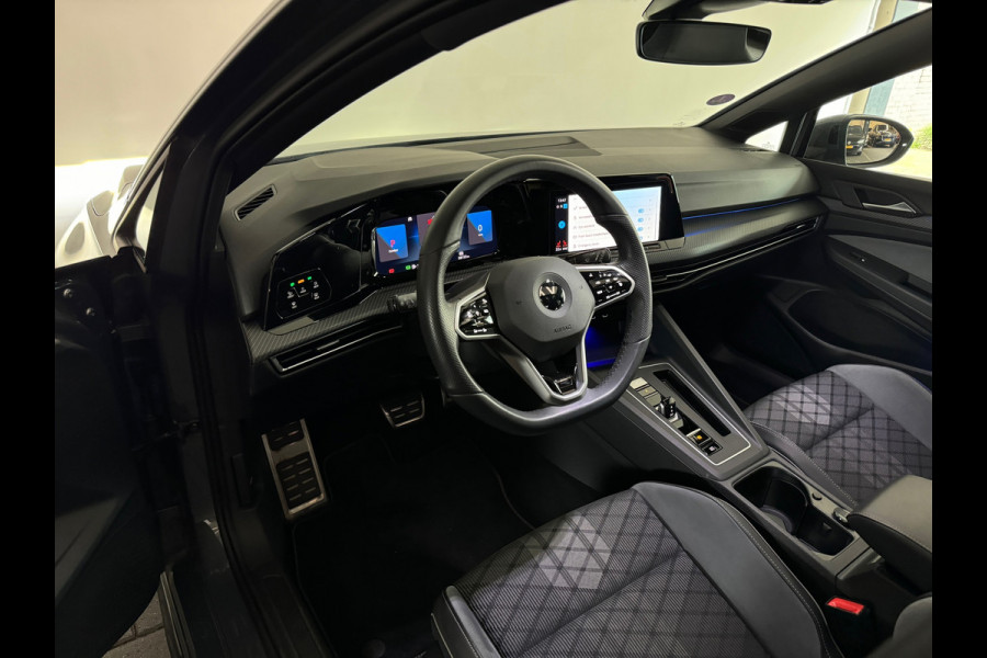 Volkswagen Golf 1.5 eTSI R-Line Pano|Keyless|Camera|IQ|Sfeer