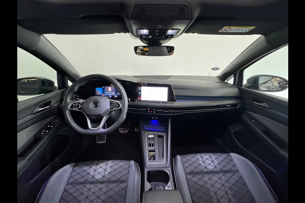 Volkswagen Golf 1.5 eTSI R-Line Pano|Keyless|Camera|IQ|Sfeer