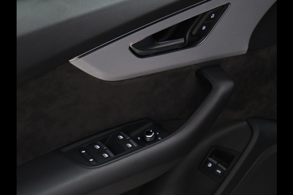 Audi Q7 60 TFSI e quattro Competition S Line [LUCHTVERING, TREKHAAK UITKLAPBAAR, SFEERVERLICHTING, ELEKTRISCH VERSTELBARE STOELEN, APPLE CARPLAY, ANDROID, STOELVERWARMING, CAMERA, PDC V+A, VOL LEDER, CRUISE, CLIMATE, NIEUWSTAAT]