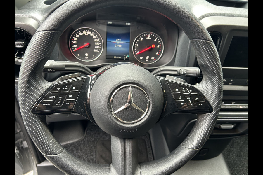 Mercedes-Benz Vito 116 CDI L3 Pro / 2500KG Trekhaak / MBUX / Navigatie / Camera / Cruise control / Airco / LMV
