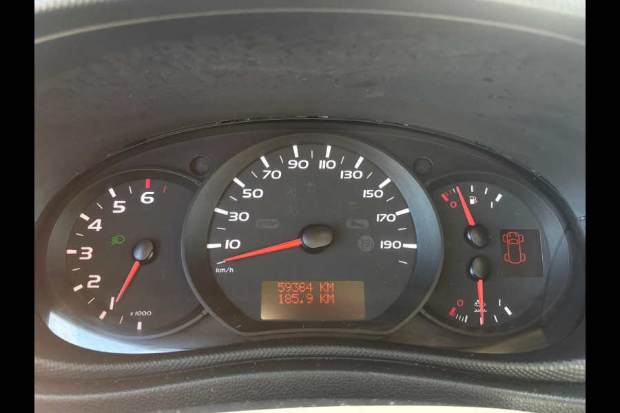 Renault Master T35 2.3 dCi L3H3 | 3 Zitplaatsen | Bluetooth | Navi | Parkeersensoren | Airco