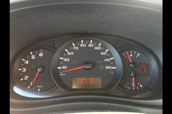 Renault Master T35 2.3 dCi L3H3 | 3 Zitplaatsen | Bluetooth | Navi | Parkeersensoren | Airco