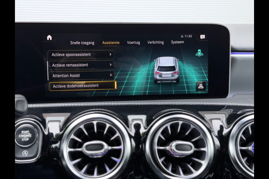 Mercedes-Benz A-Klasse 200 Launch Edition Premium Plus Pano/Sfeer