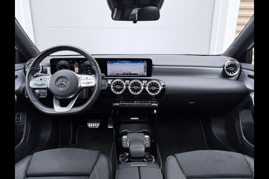 Mercedes-Benz A-Klasse 250 e AMG Line Pano/AR/sfeer/Camera